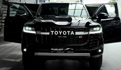 "لكل محبي المغامرة: تويوتا لاندكروزر 2024 - قوة وتصميم!"